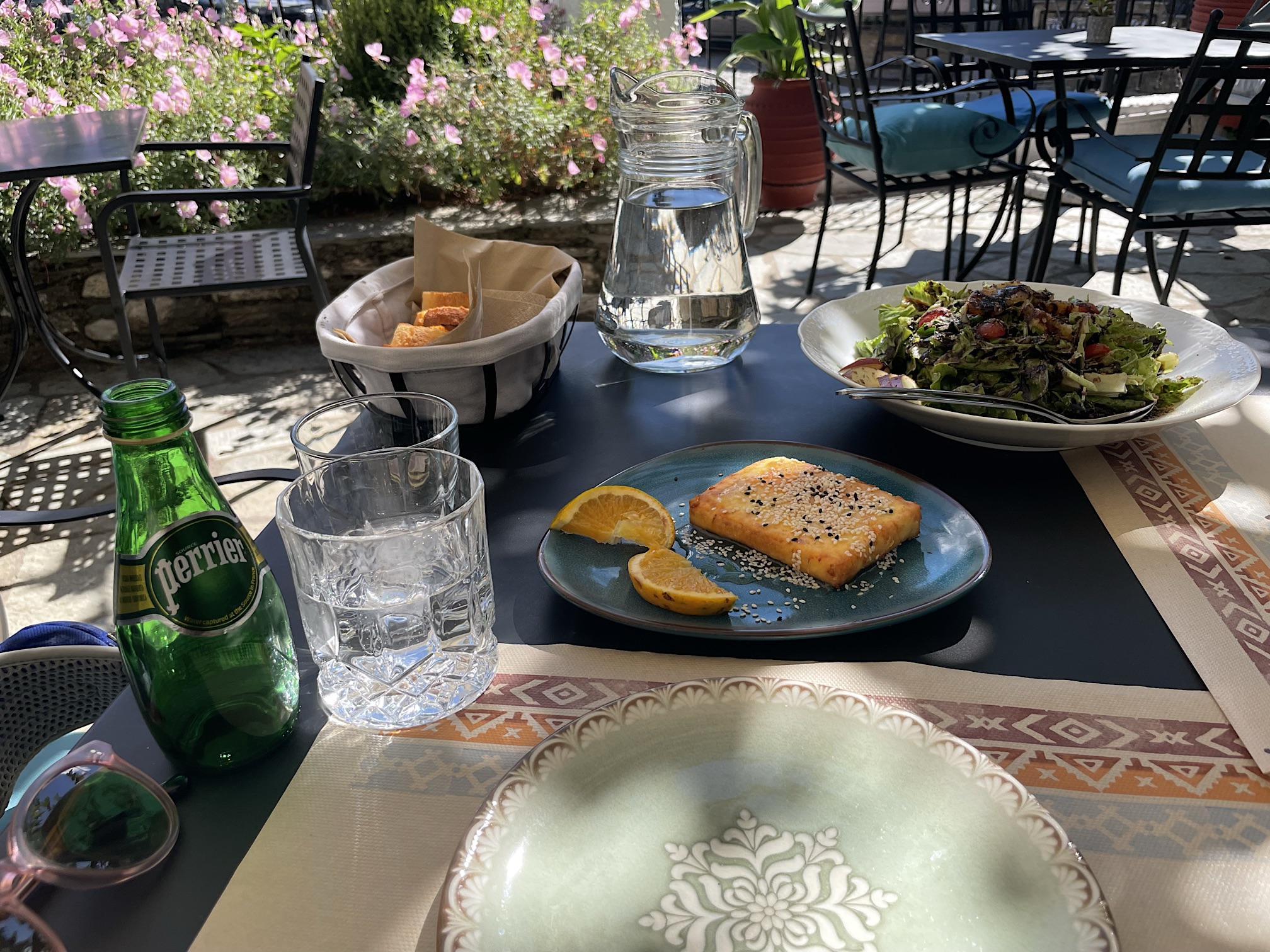 Snack at a fancy restaurant in Portaria
