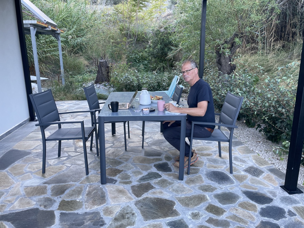 Breakfast in Kritika.