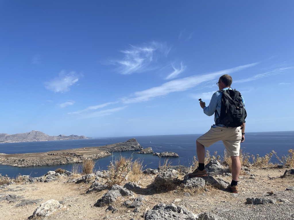 Chris making professor videos.https://a0.muscache.com/im/pictures/miso/Hosting-1100821539519665592/original/f55d189e-8806-4e57-9c36-d99258e457ea.jpeg?sw_cache=trips_images&im_w=960&im_format=avif