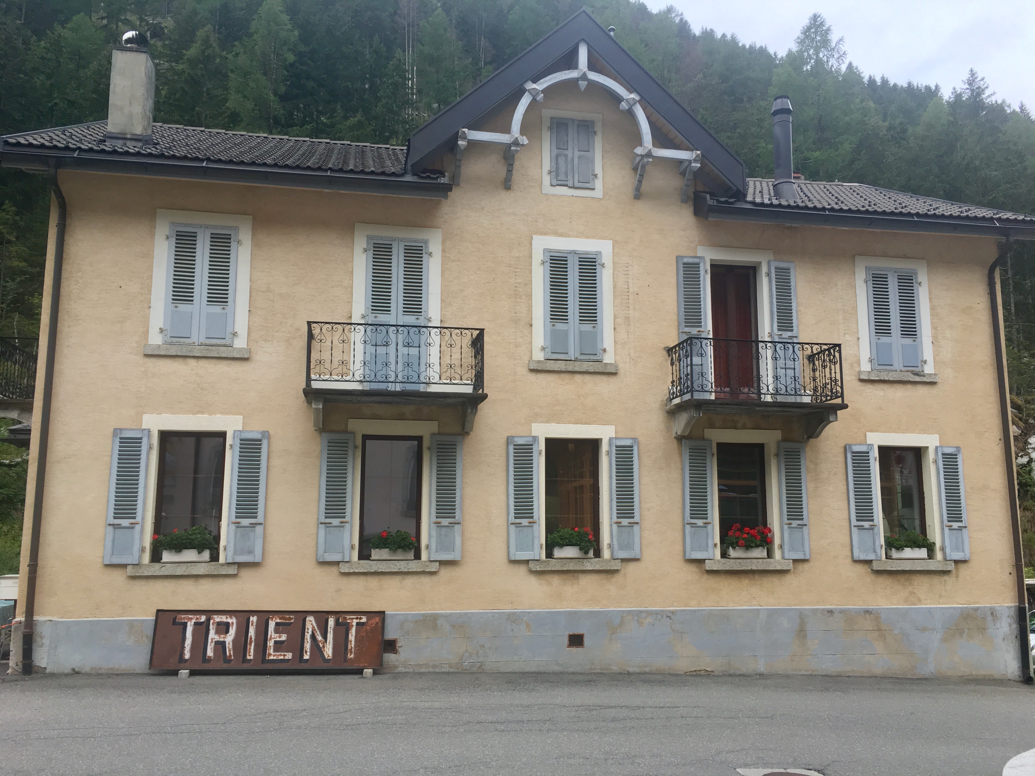 What does one do in Trient?